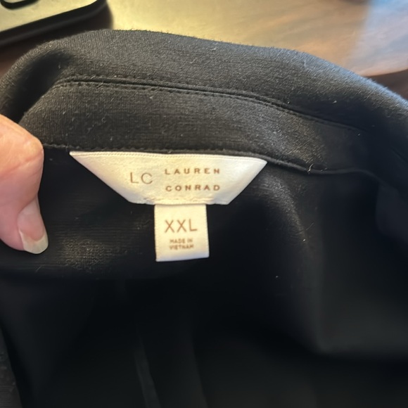 Black light blazer. XXL. 3/4 length sleeves. 76% poly, 20% rayon, 4% spandex. - Picture 2 of 3